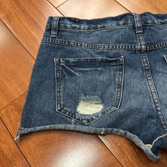 FP Free People Womens Jean Shorts Button Fly Distressed Raw Hem Blue Denim Sz 27 - Picture 4 of 8